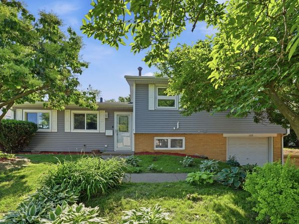 1519 Parklane Drive, Bettendorf, IA 52722