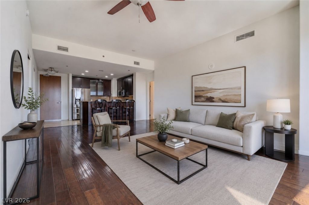 8255 Las Vegas Boulevard, Unit 906, Las Vegas, NV 89123 Main Photo