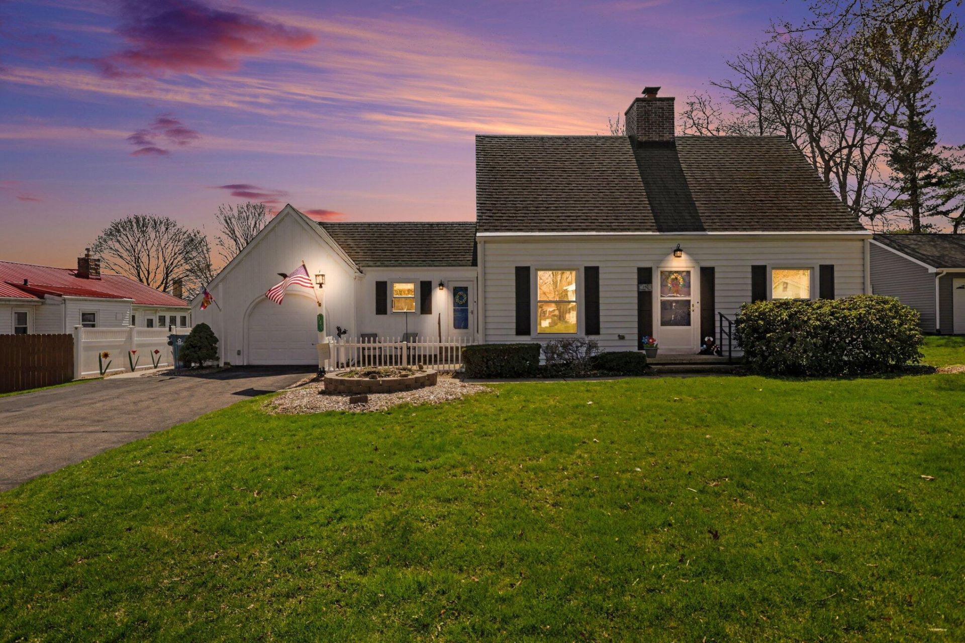 140 E Oakland Place, Battle Creek, MI 49015 Main Photo
