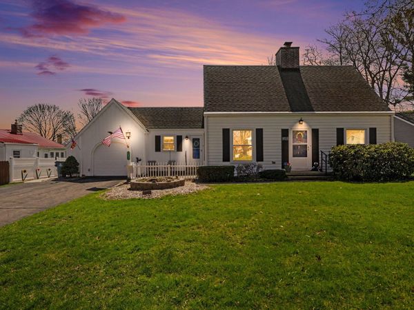 140 E Oakland Place, Battle Creek, MI 49015