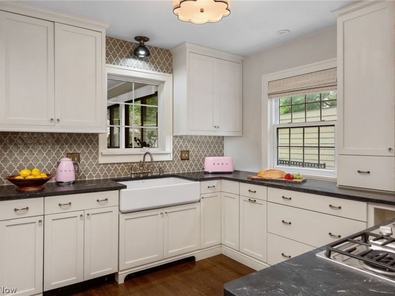 16830 Holbrook Road, Shaker Heights, OH 44120 Photo 5