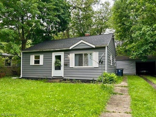 1276 Frederick Boulevard , Akron, OH 44320