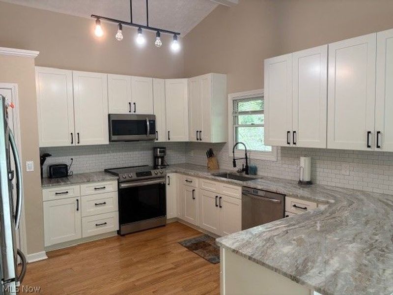 2989 Fox Burrow Drive, Stow, OH 44224 Photo 2