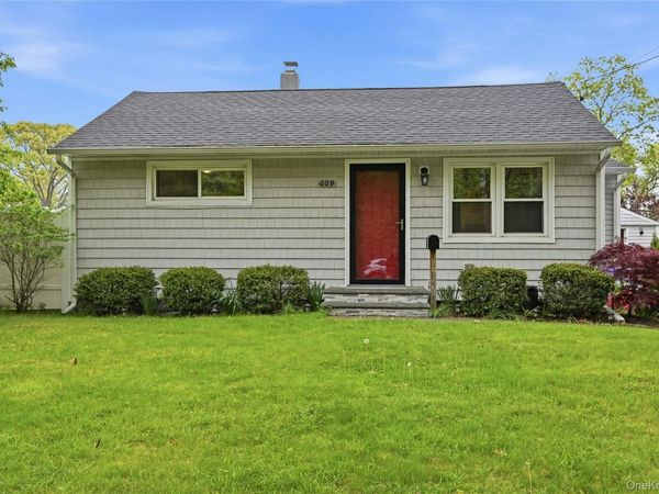 609 Montauk Highway , Oakdale, NY 11769