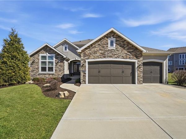 10702 W 171st Terrace, Overland Park, KS 66221