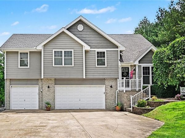 15215 Terra Pulchra Drive, Smithville, MO 64089