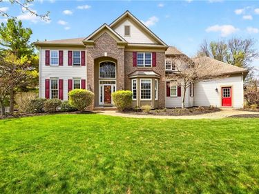 17 Royale Drive, Fairport, NY 14450