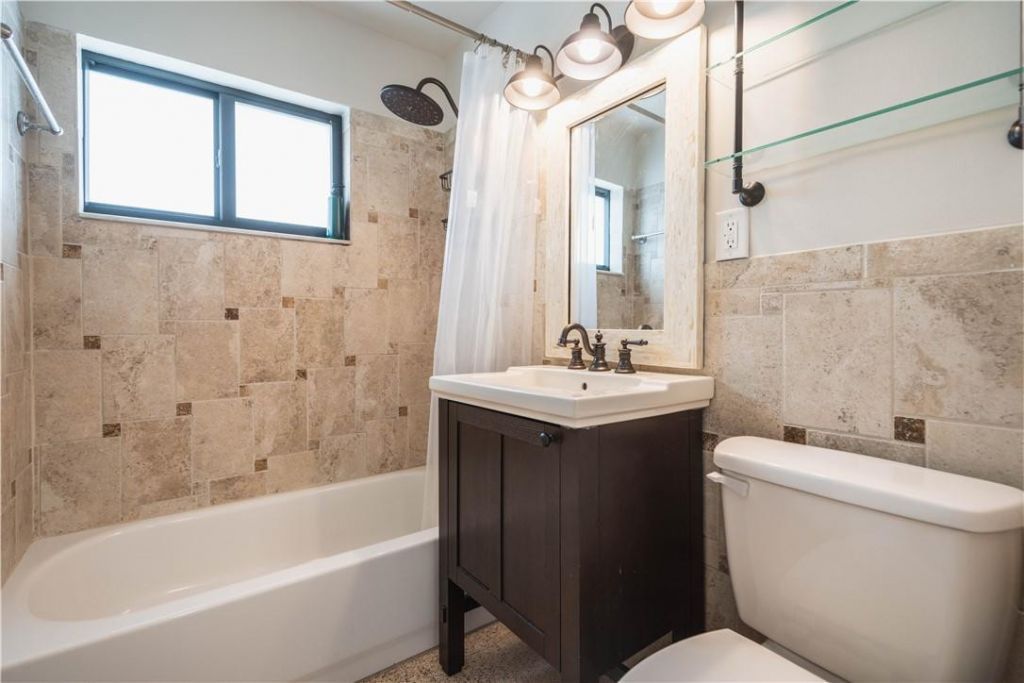 240 NE 25th Avenue, Pompano Beach, FL 33062 Photo