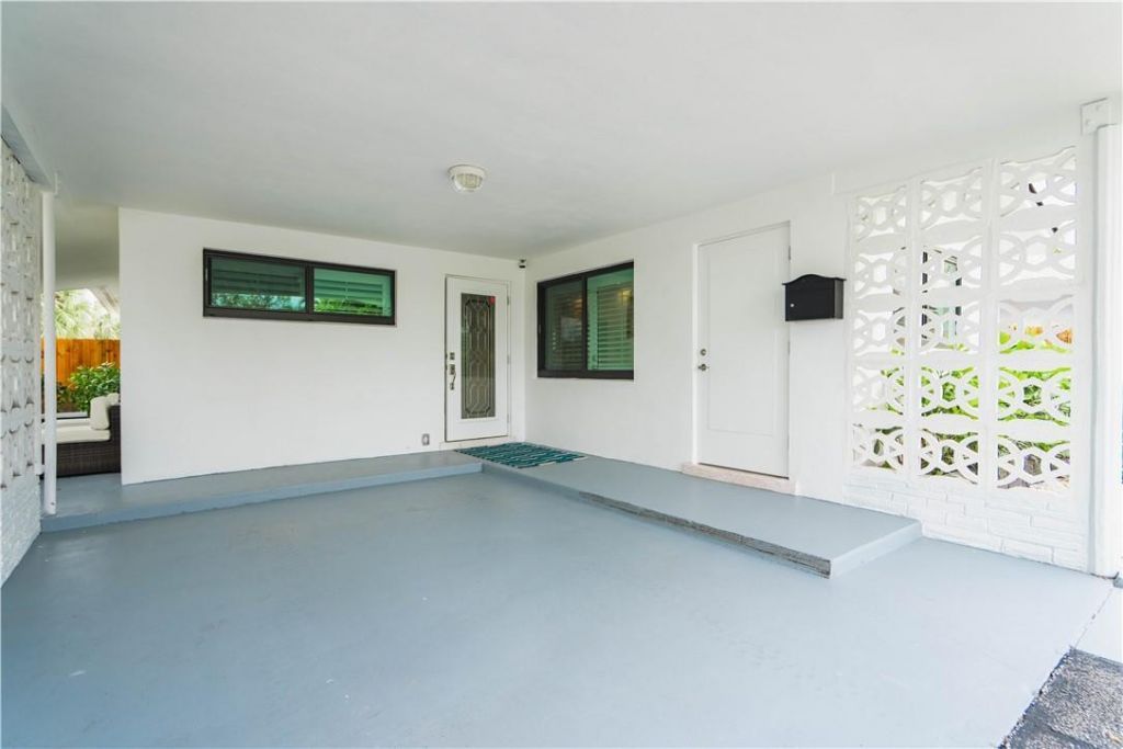 240 NE 25th Avenue, Pompano Beach, FL 33062 Photo