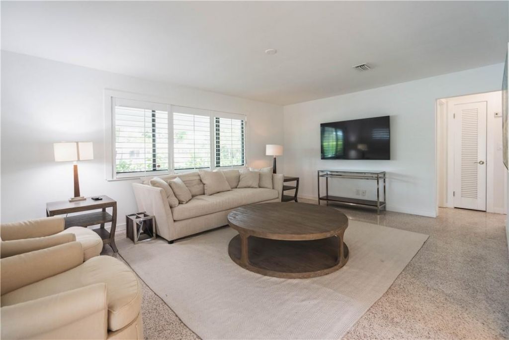 240 NE 25th Avenue, Pompano Beach, FL 33062 Photo