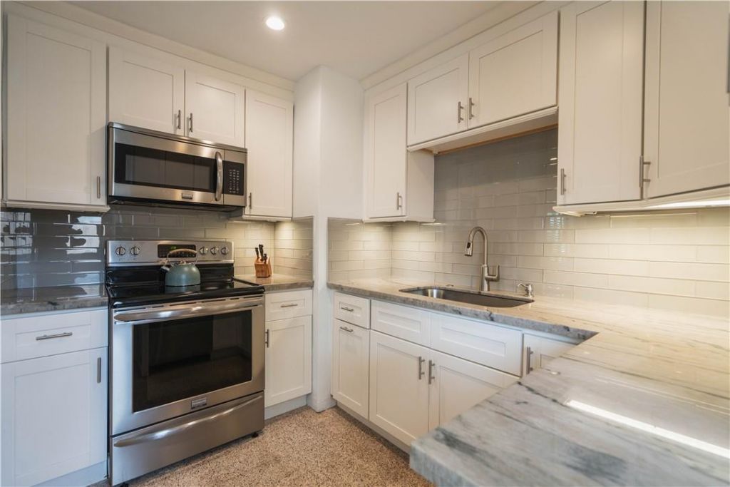 240 NE 25th Avenue, Pompano Beach, FL 33062 Photo