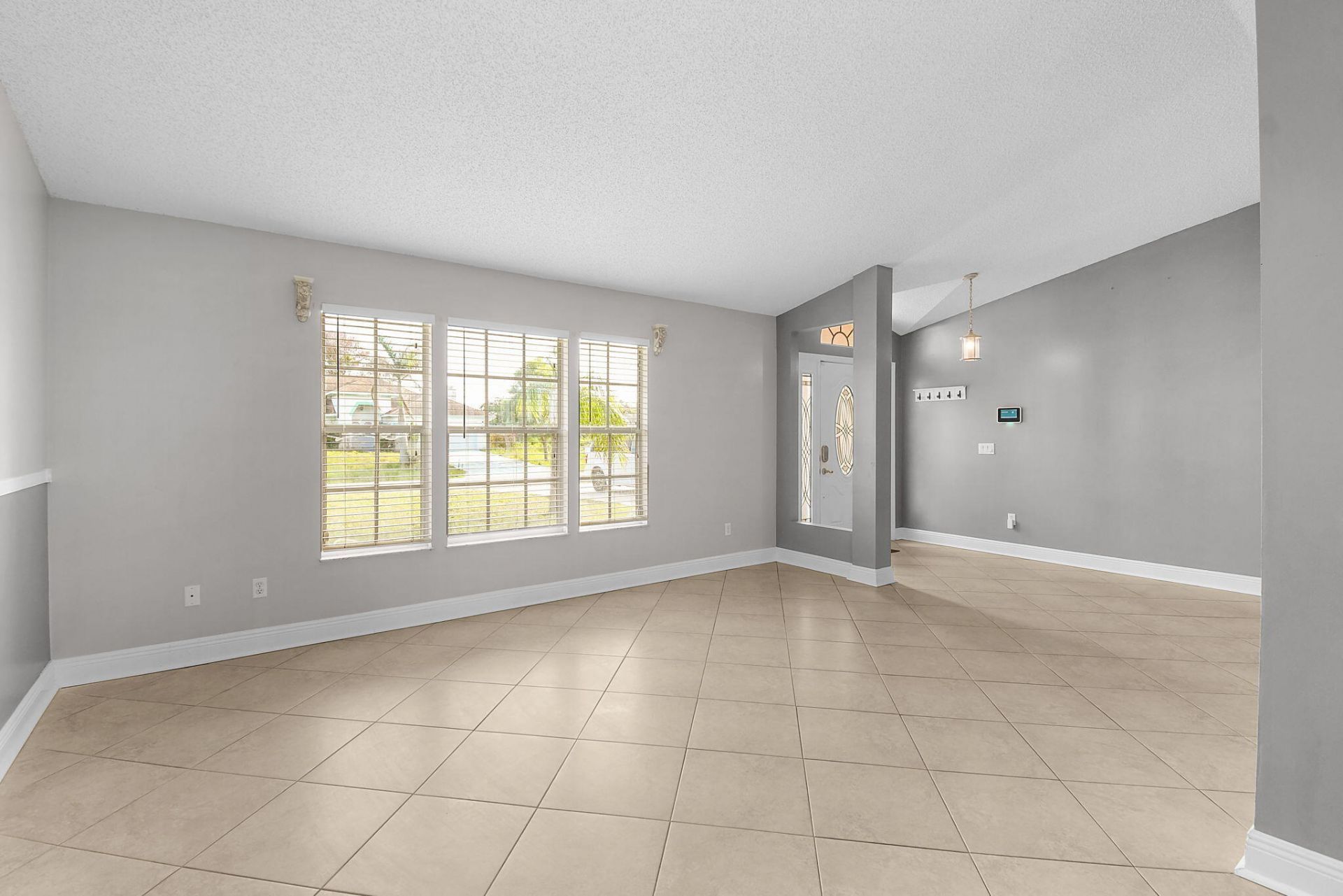3087 SE Galt Circle, Port Saint Lucie, FL 34984 Photo