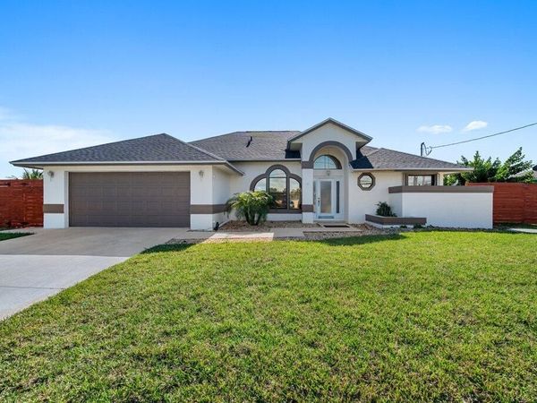 434 SW Jeanne Avenue, Port St. Lucie, FL 34953