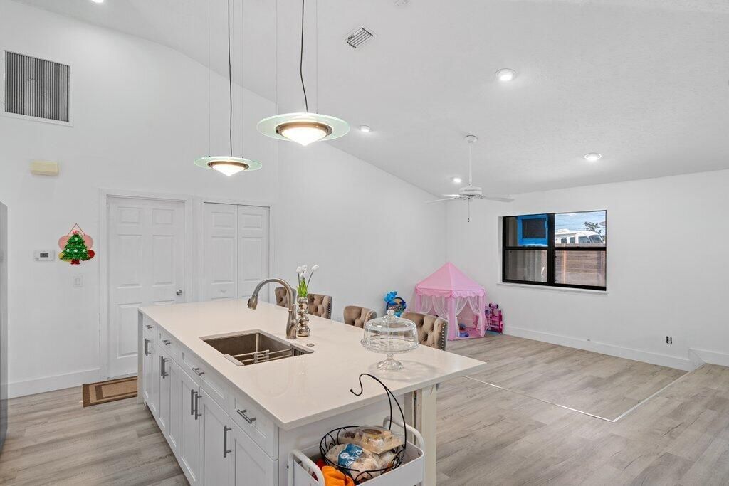 434 SW Jeanne Avenue, Port Saint Lucie, FL 34953 Photo