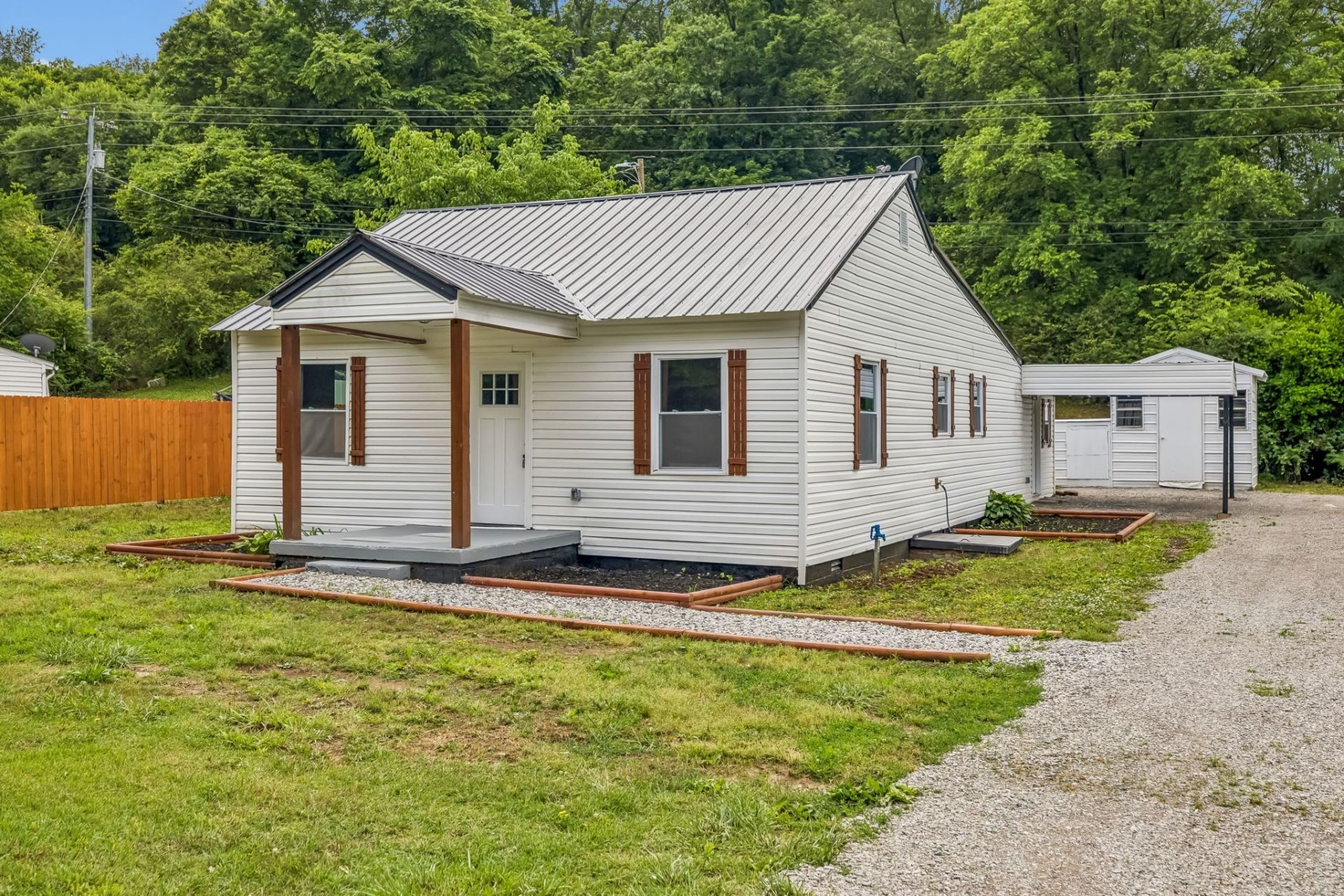 2025 Columbia Hwy, Pulaski, TN 38478 Main Photo