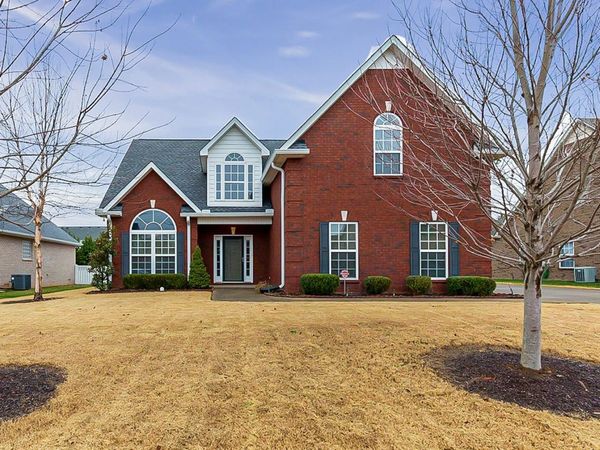 1318 Davy Crockett Dr , Murfreesboro, TN 37129