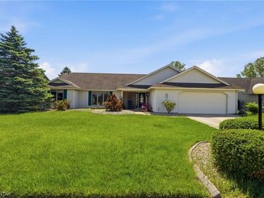 33037 Pebblebrook Drive, North Ridgeville, OH 44039