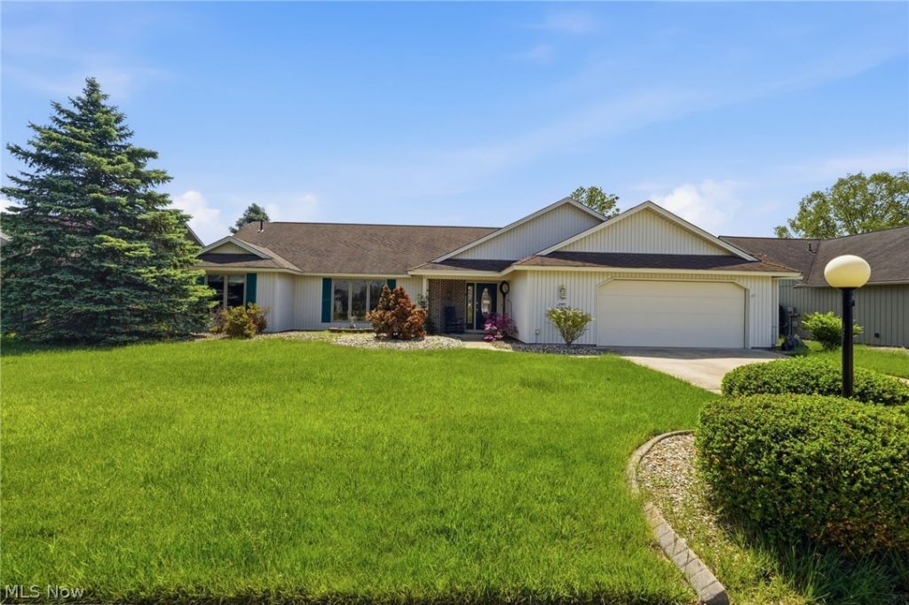 33037 Pebblebrook Drive, North Ridgeville, OH 44039 Main Photo