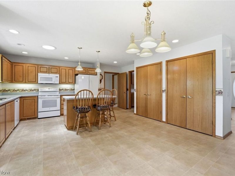 33037 Pebblebrook Drive, North Ridgeville, OH 44039 Photo 11