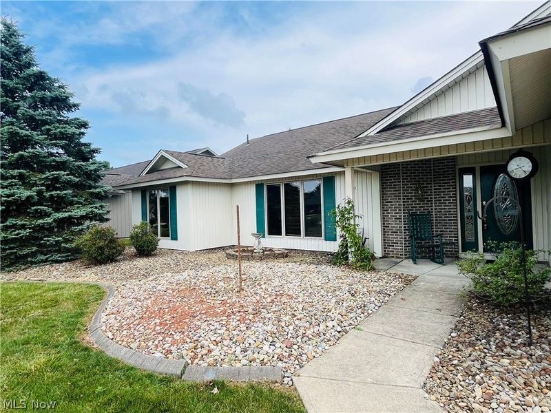 33037 Pebblebrook Drive, North Ridgeville, OH 44039 Photo 2