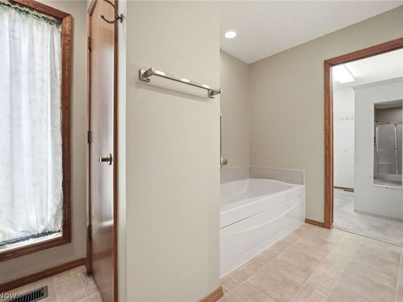33037 Pebblebrook Drive, North Ridgeville, OH 44039 Photo 27