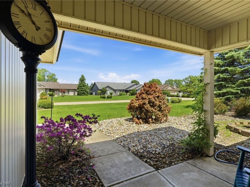 33037 Pebblebrook Drive, North Ridgeville, OH 44039 Photo 4