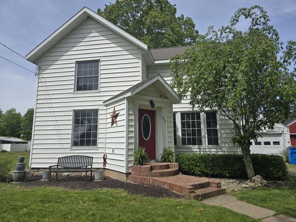 642 Maple Street, Colon, MI 49040