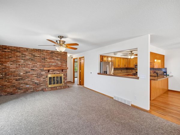 8208 Greenbelt Drive, Urbandale, IA 50322