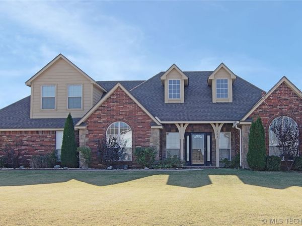 703 SW 19th Street, Wagoner, OK 74467