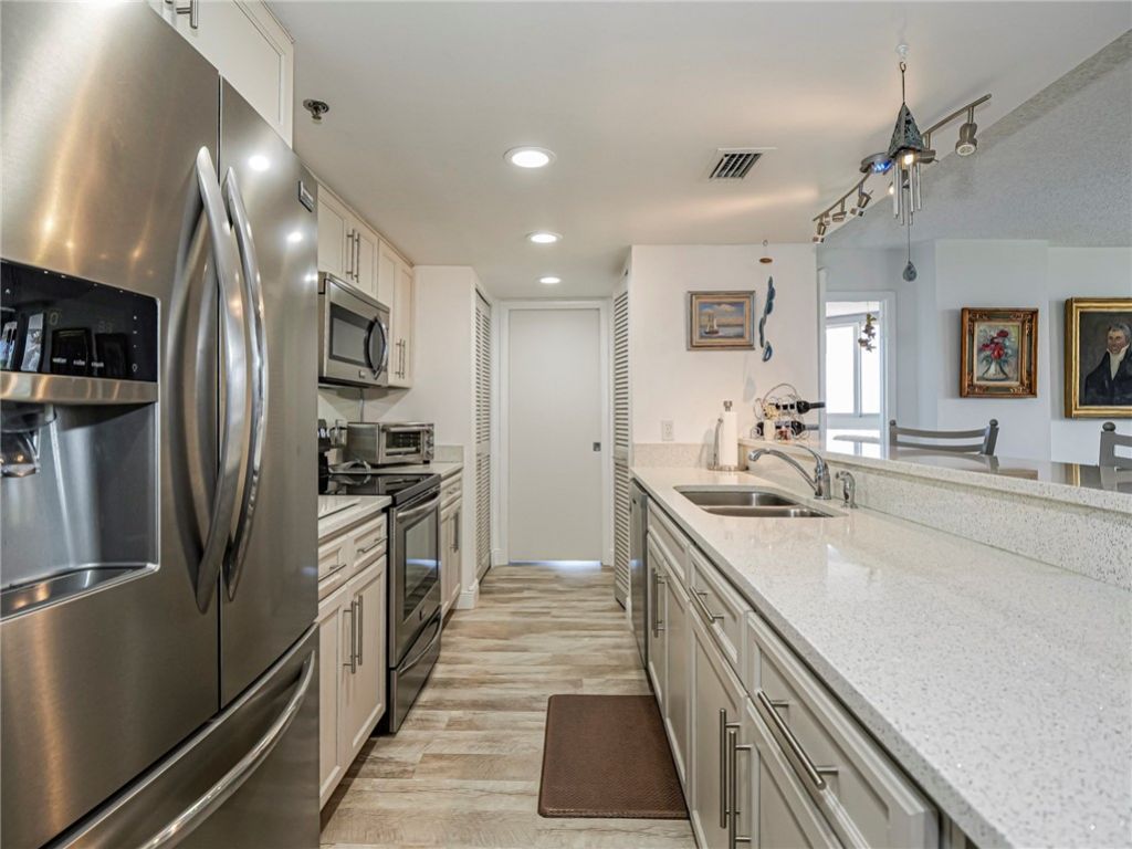 2700 N Highway A1a, Unit 305, Fort Pierce, FL 34949 Photo