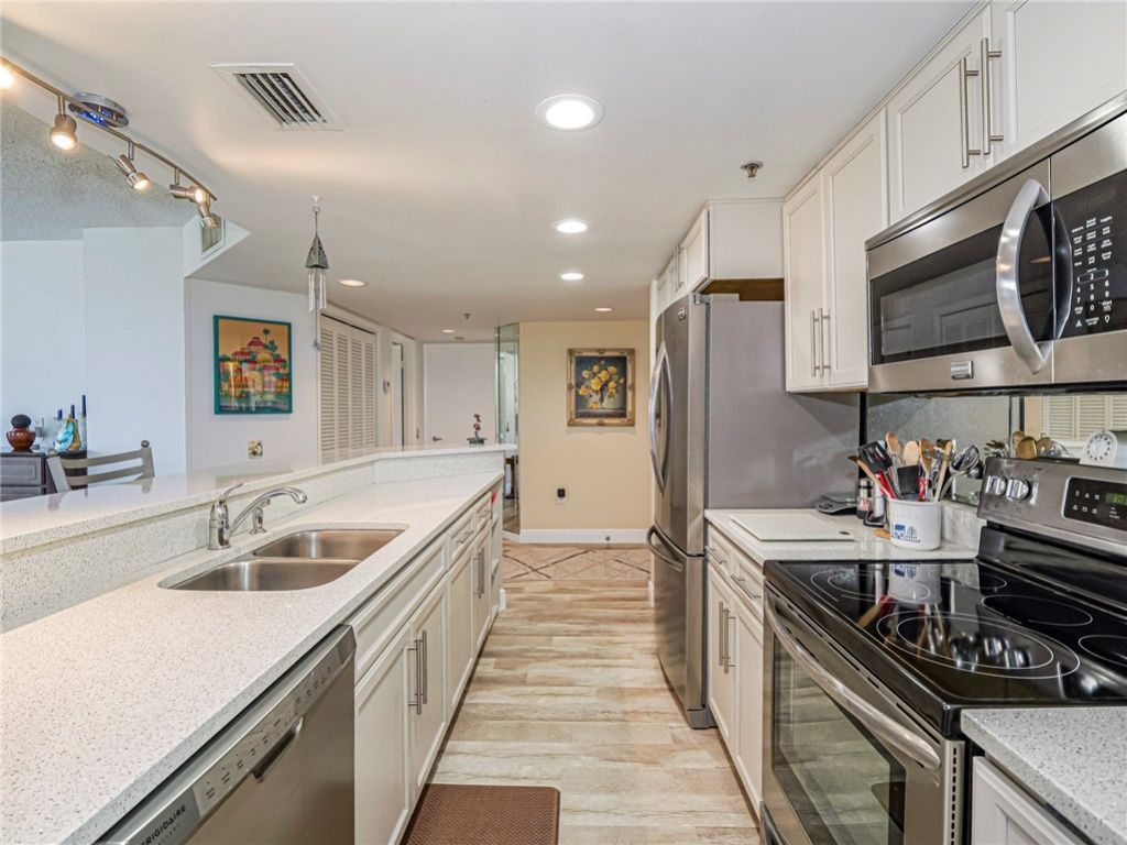 2700 N Highway A1a, Unit 305, Fort Pierce, FL 34949 Photo