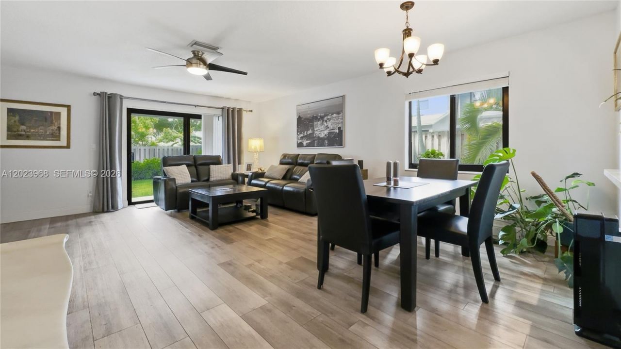 201 NW 106th Ter , Pembroke Pines, FL 33026 Photo