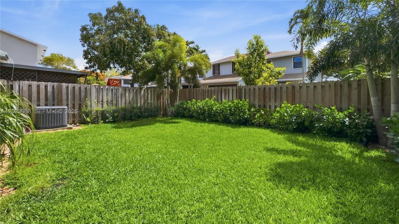 201 NW 106th Ter , Pembroke Pines, FL 33026 Photo