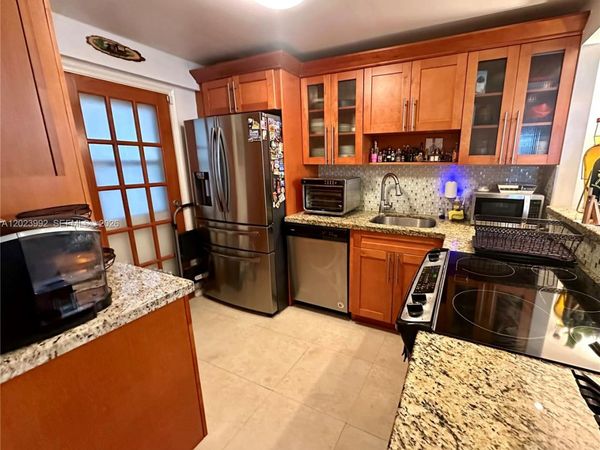 Unit 304, Hallandale Beach, FL 33009