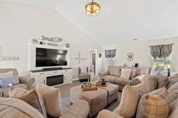 532 Drake Ln. photo 4