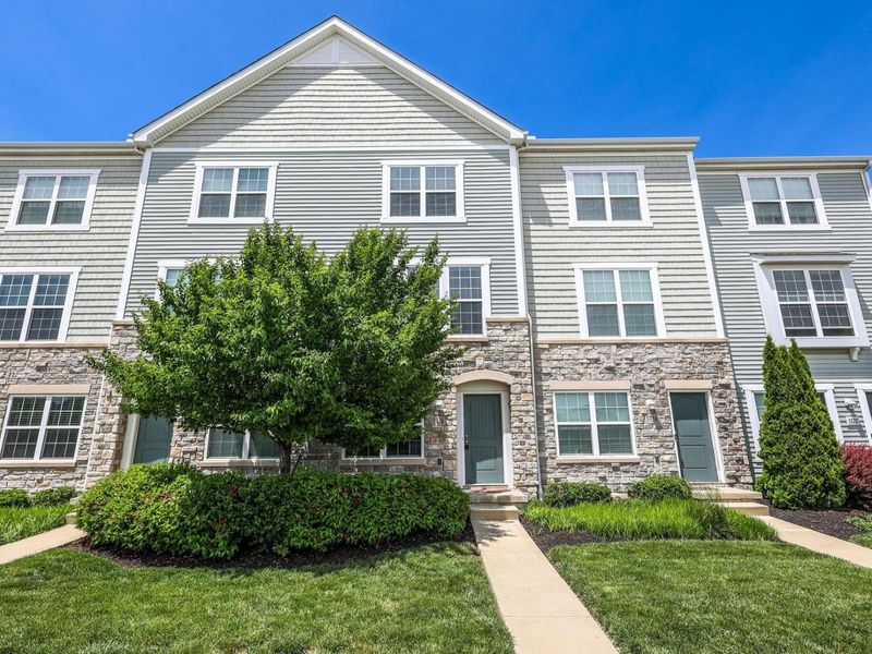 5726 Hayden Run Boulevard, Dublin, OH 43016 Photo 1