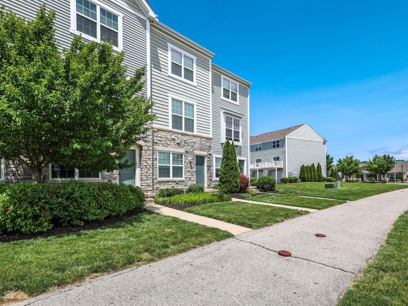 5726 Hayden Run Boulevard, Dublin, OH 43016 Photo 2