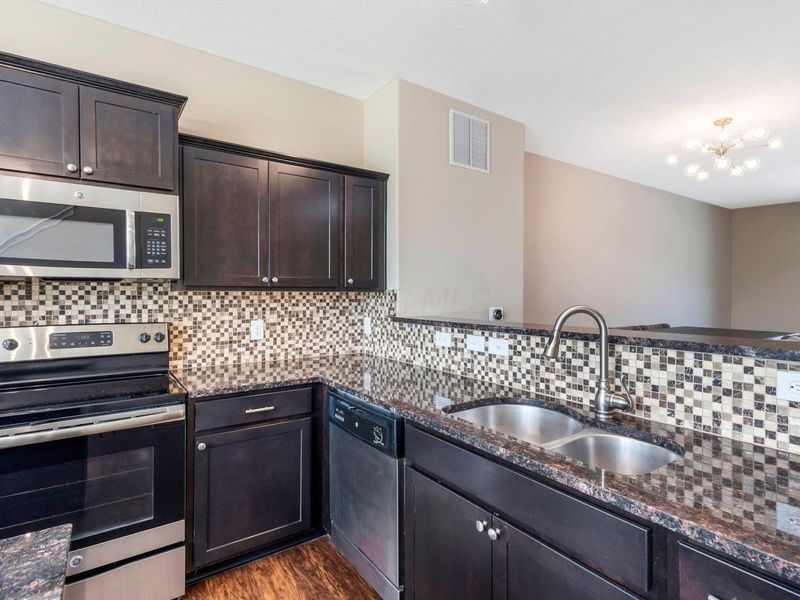 5726 Hayden Run Boulevard, Dublin, OH 43016 Photo 24