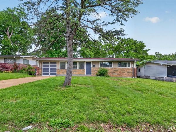 10836 Hallstead Drive , St Louis, MO 63136