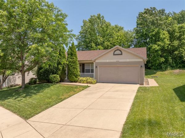 464 Fall River Lane , St Charles, MO 63304