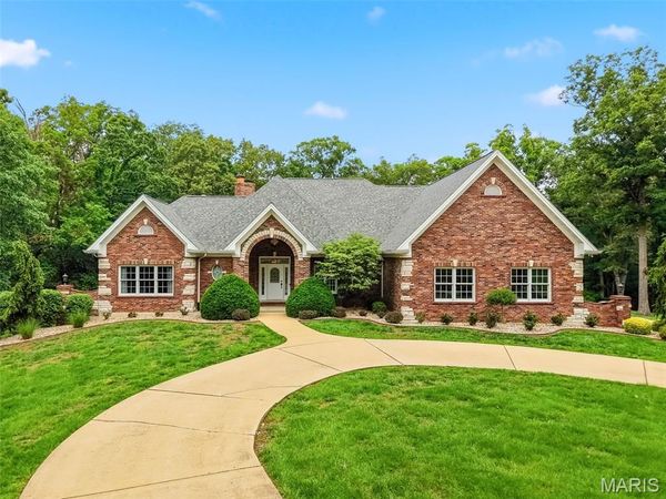4325 Hueffmeier Road, Defiance, MO 63341