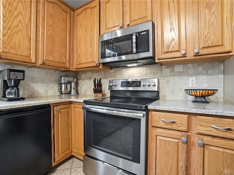 424 Tillotson Place, Washington Township, OH 45458 Photo 17