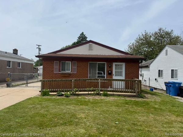 5665 Nightingale Street, Dearborn Heights, MI 48127