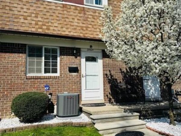 37021 E Aragona Drive , Clinton Twp, MI 48036