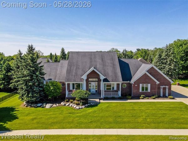 5922 Lakeview Drive, Washington Twp, MI 48094