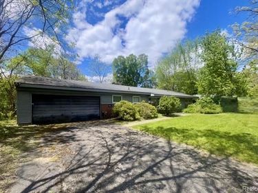 7166 Cottonwood Knoll, West Bloomfield Twp, MI 48322