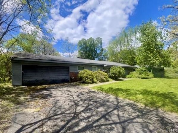 7166 Cottonwood Knoll, West Bloomfield Twp, MI 48322