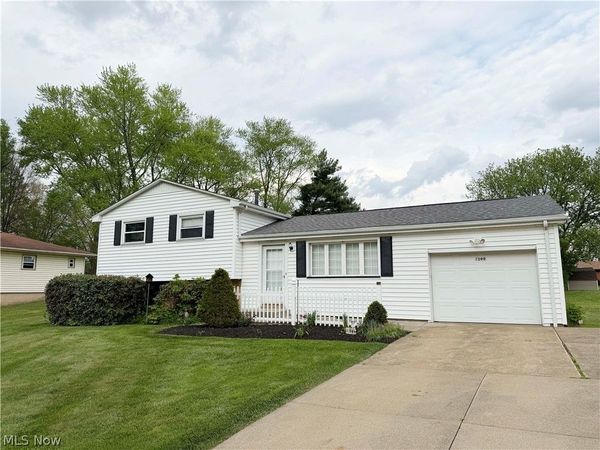 7090 Hillridge Avenue NE, Canton, OH 44721