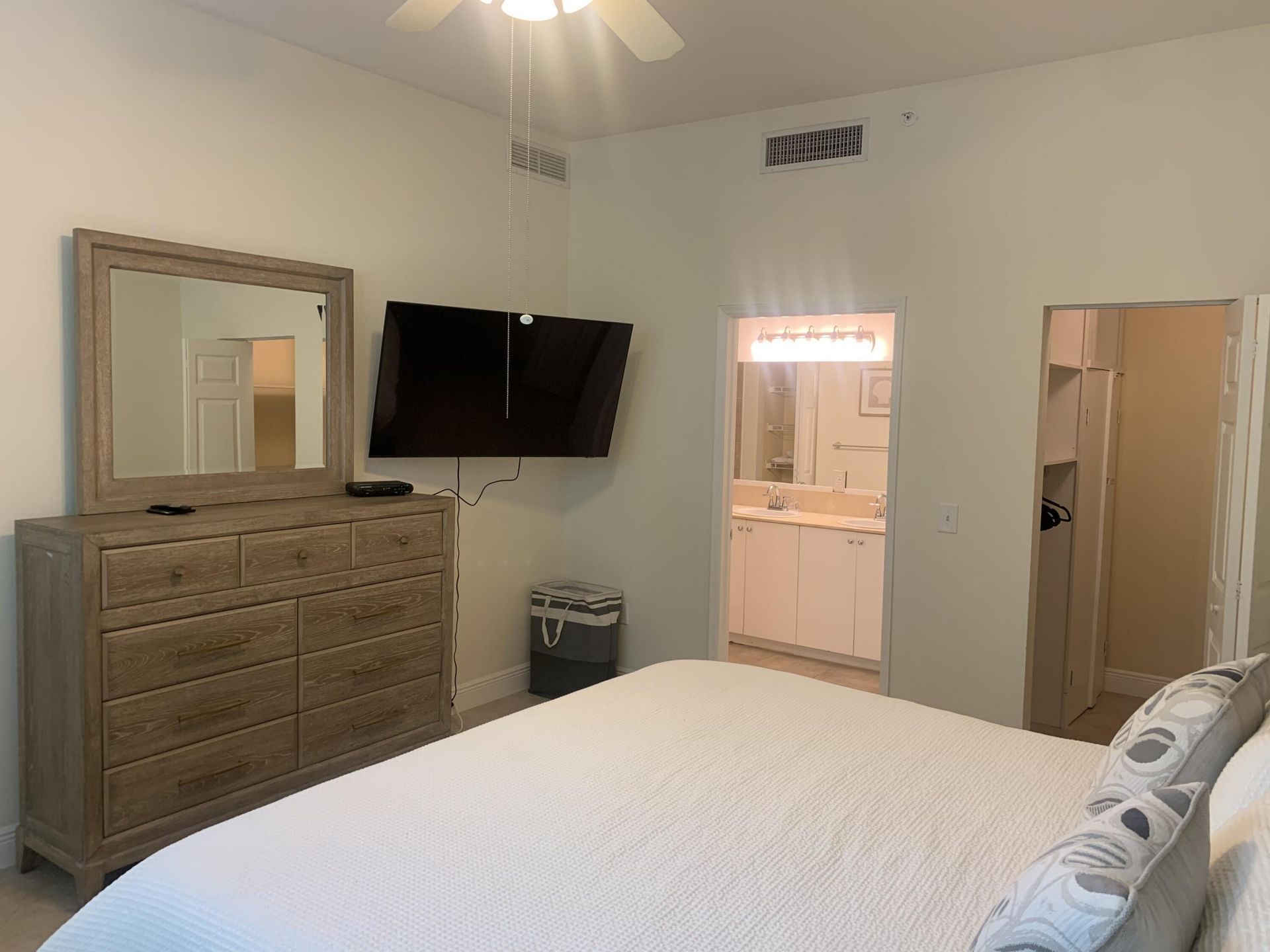 806 E Windward Way, Unit 111, Lantana, FL 33462 Photo