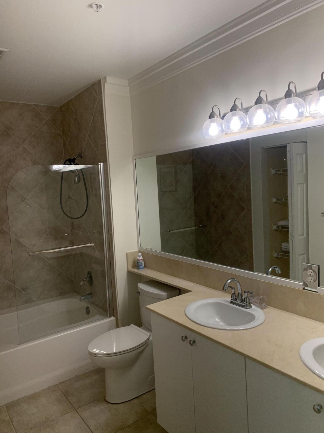 806 E Windward Way, Unit 111, Lantana, FL 33462 Photo